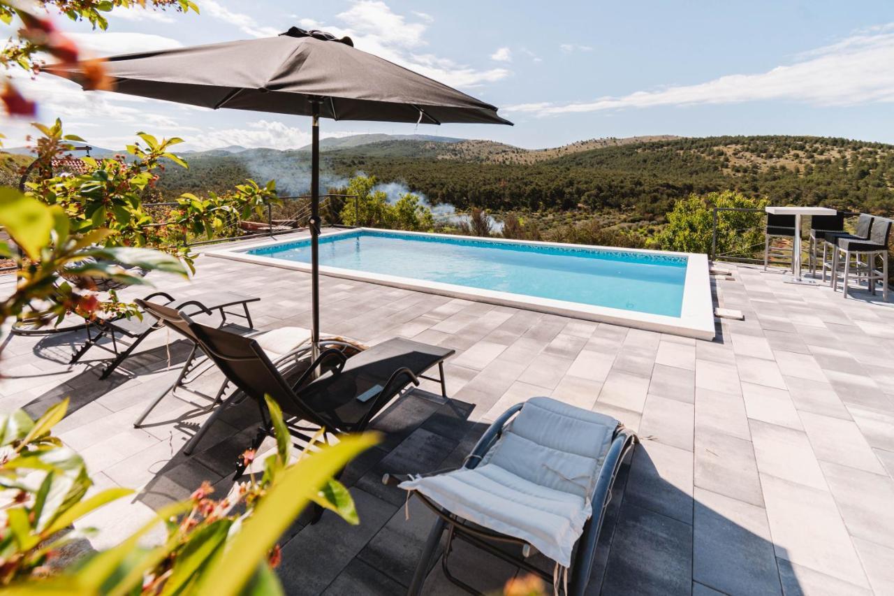 Guest House "The View" - With A Pool Donje Polje Exteriér fotografie