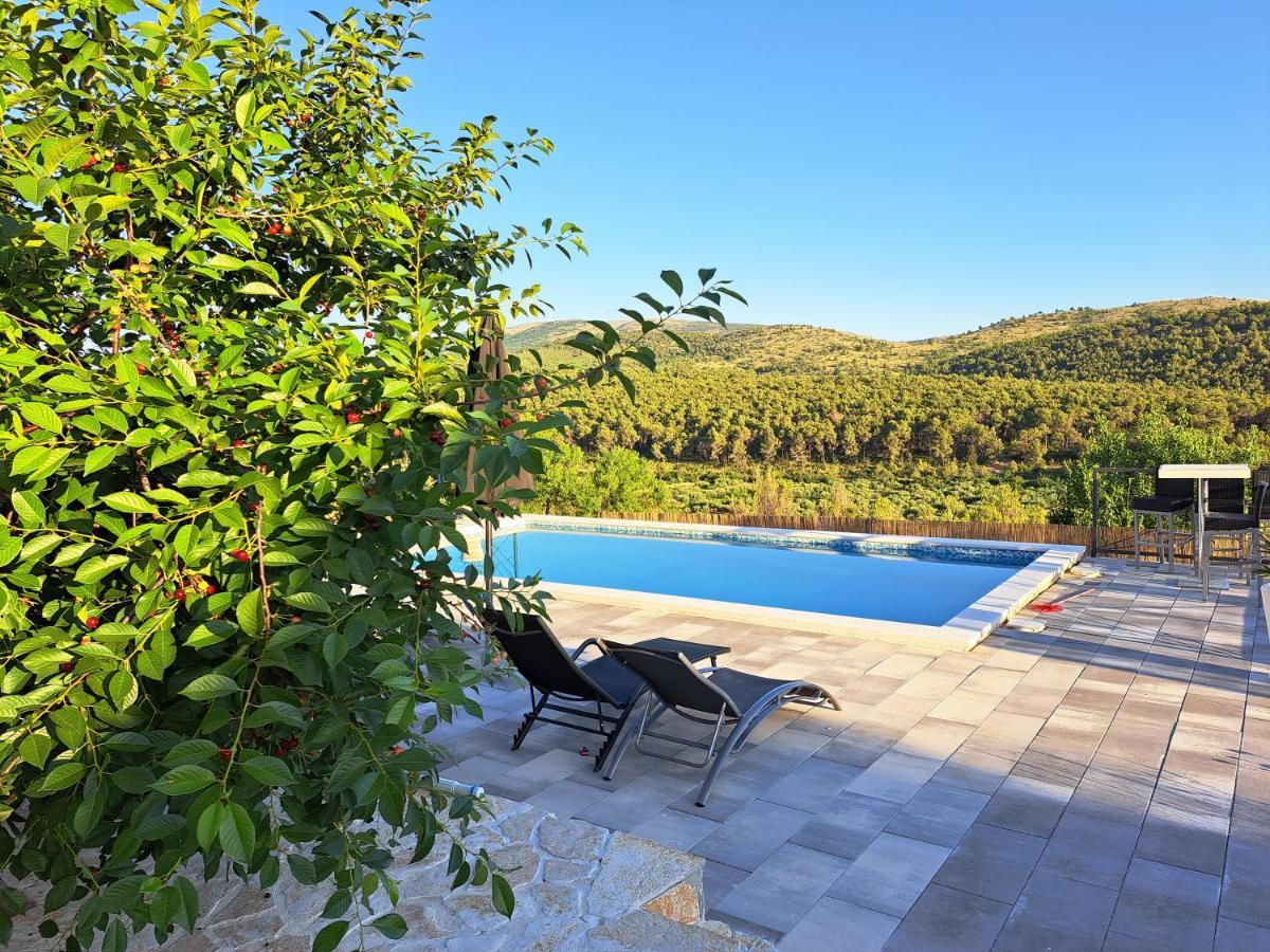 Guest House "The View" - With A Pool Donje Polje Exteriér fotografie