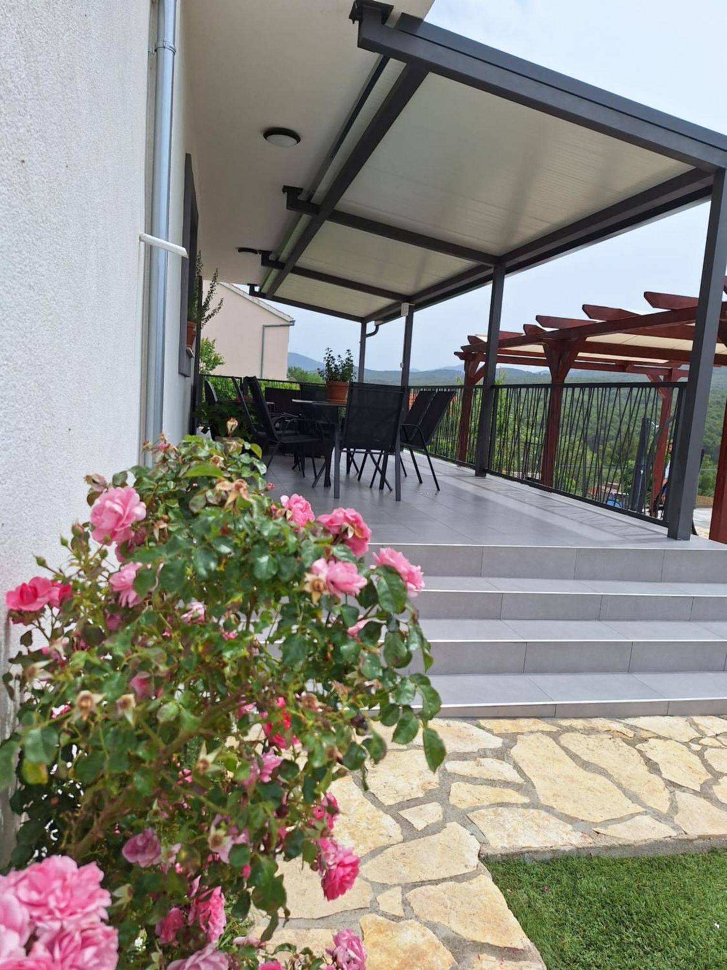 Guest House "The View" - With A Pool Donje Polje Exteriér fotografie